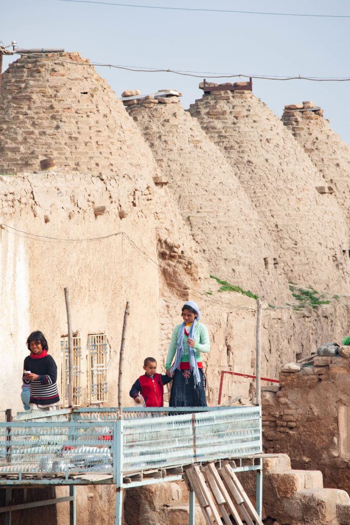 Children play in an iron stand.