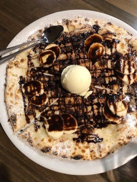 Dessert pizza at Pizzeria Aletta.