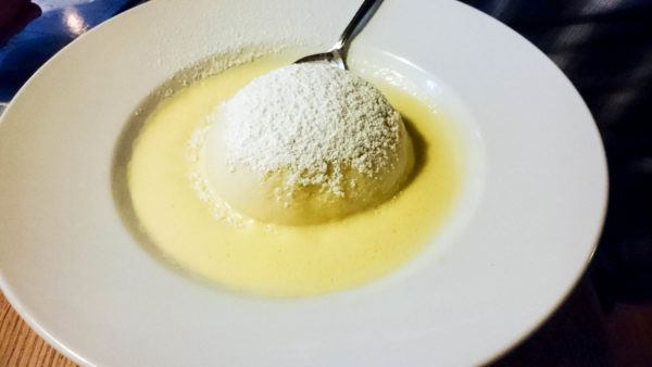 Dampnudel with vanilla sauce.