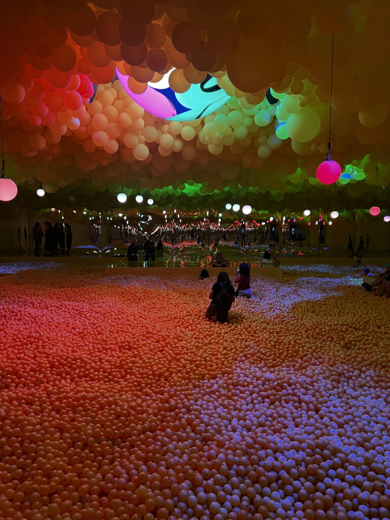 The globe show at the Balloon Museum.