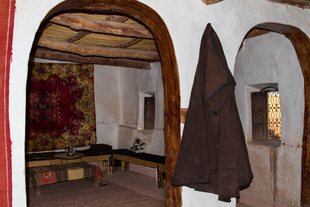 Visting Ait Benhaddou, don't miss walking into some traditional sub-Saharan homes.