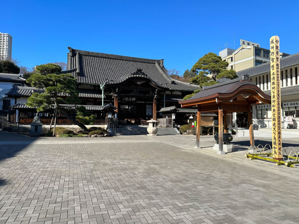Senkakuji Temple is lesser known but well worth it as a Tokyo sight.