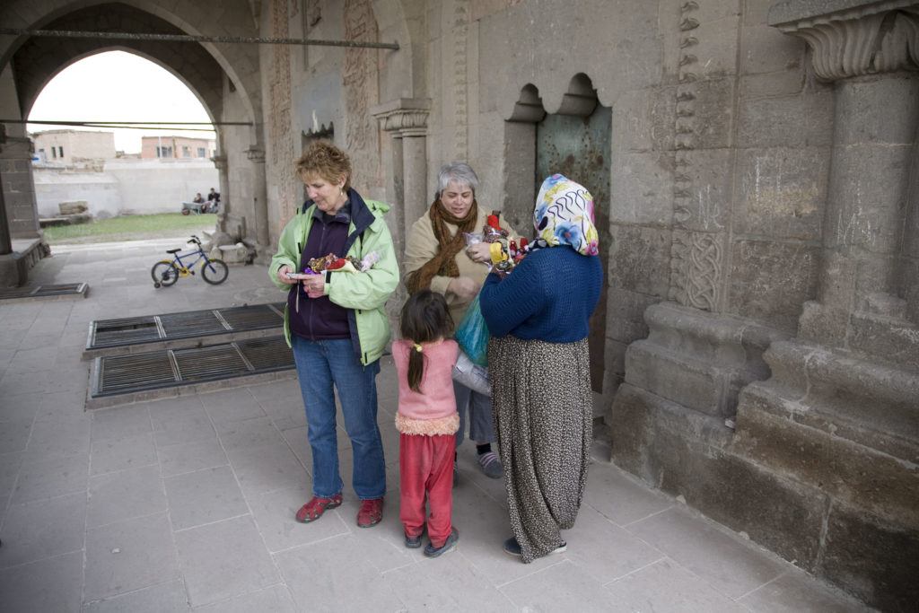 Visitors in kapadokya buying souvenirs.