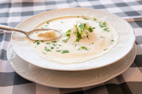 Spring spargel soup.