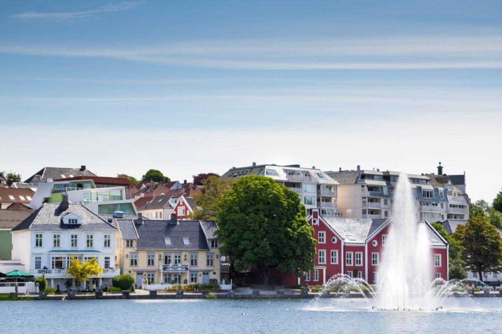 Fountain and lake in Stavanger.