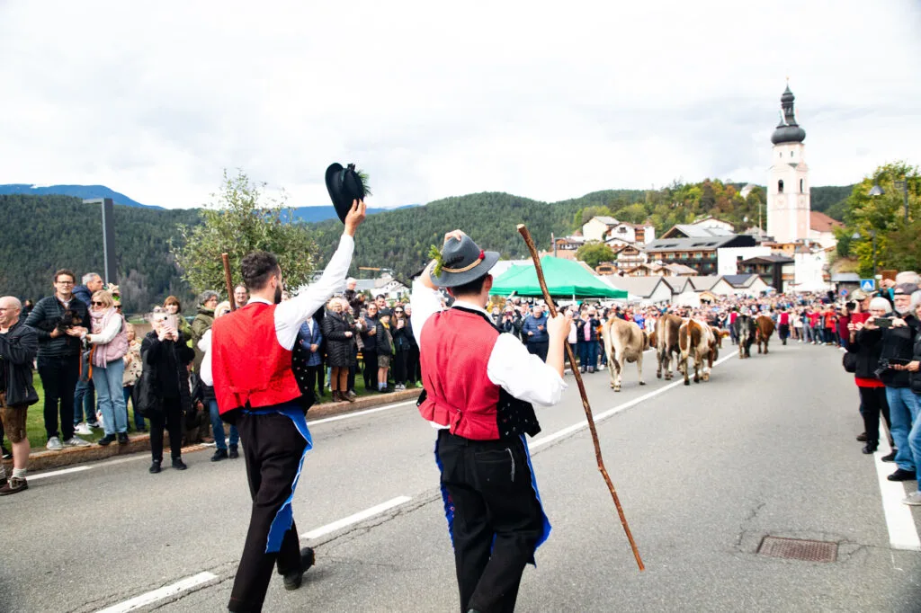 Yodeling welcome to all the people that attended the cow festival.