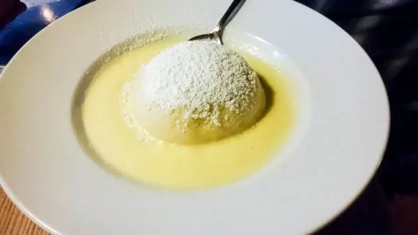 Dampnudel with vanilla sauce.