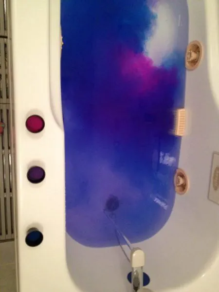 Japan Love Hotel bath.