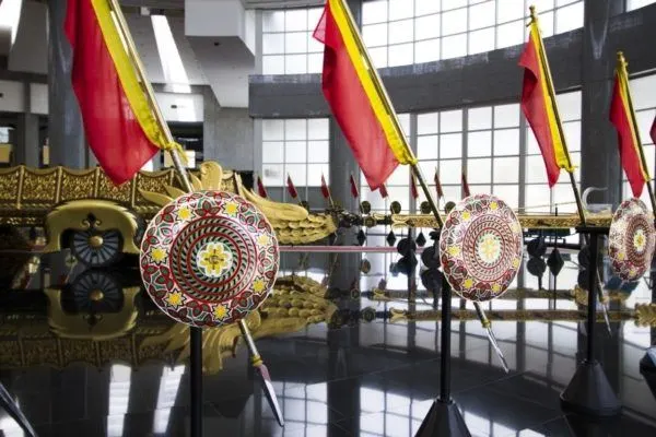 Color and pageantry inside the Royal Regalia Museum.