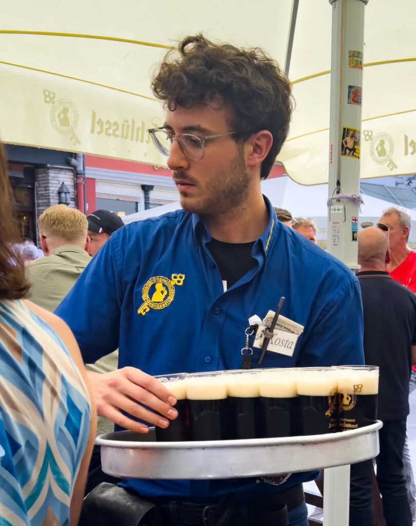 Kobe delivering altbier in Düsseldorf.