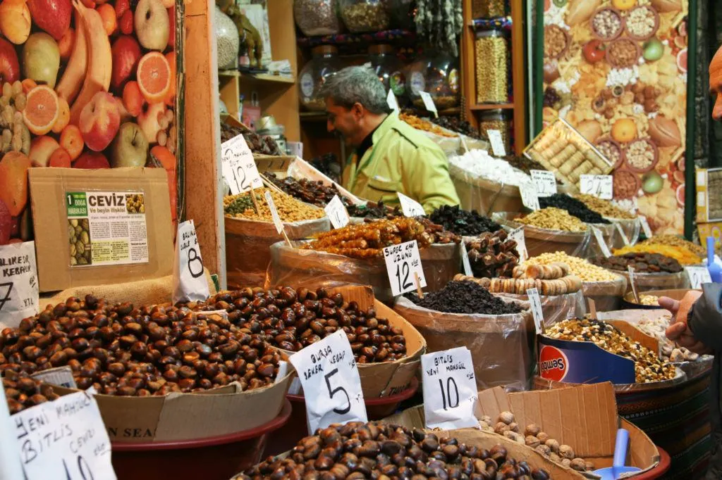 As you wander the isles of the Spice Bazaar, there are so many choices.