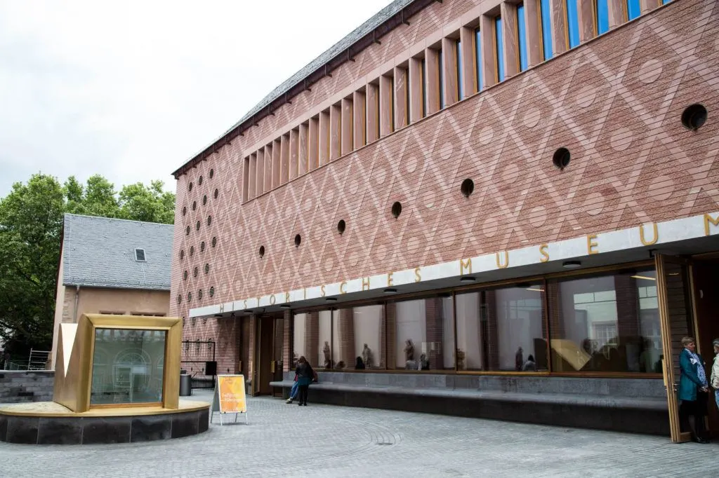 Frankfurt History Museum is a great place to visit on a layover, especially if it's raining or bad weather.